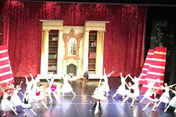 χορευτική παράσταση Η Πανέμορφη και το Τέρας4